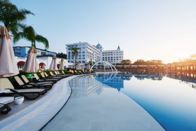 Hotels & Resorts